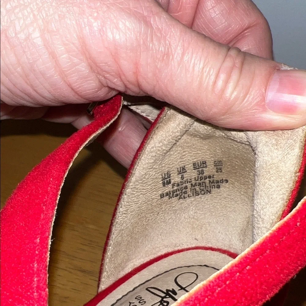 Life Stride Naturalizer Red Strappy 3” Heels